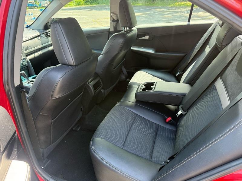 Toyota Camry 4dr Sdn I4 Auto SE (Natl) 2013