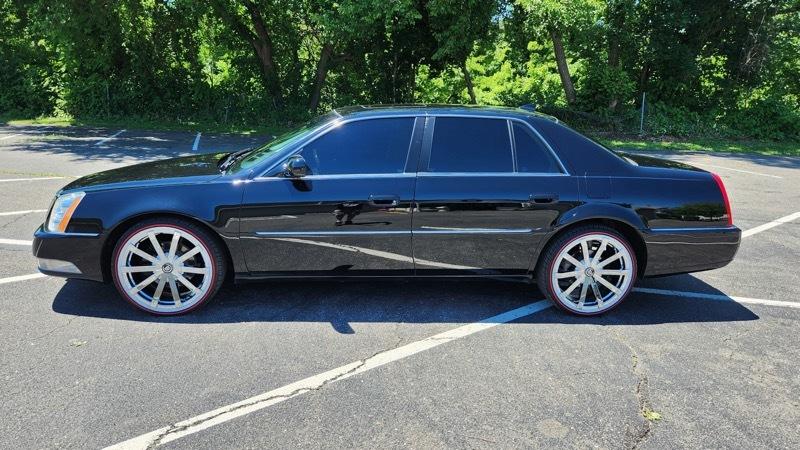 Cadillac DTS Premium w/ Navi 2011