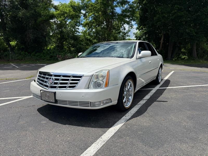 Cadillac DTS Luxury 2010