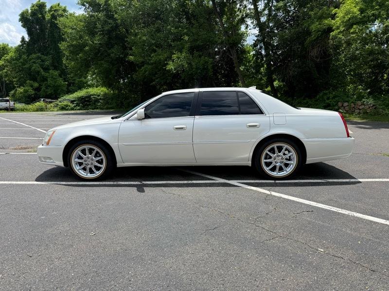 Cadillac DTS Luxury 2010