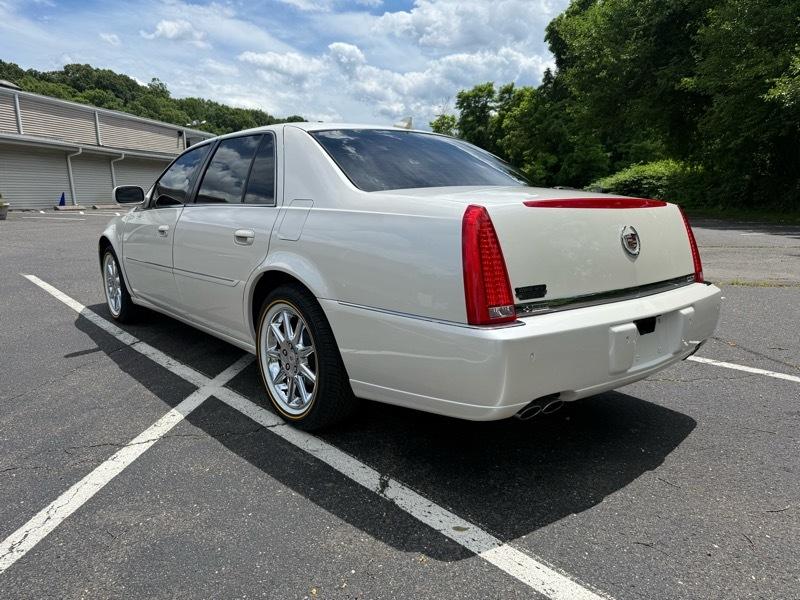 Cadillac DTS Luxury 2010