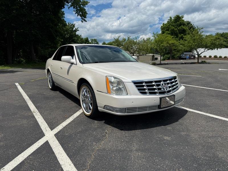Cadillac DTS Luxury 2010
