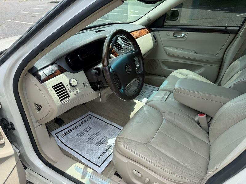 Cadillac DTS Luxury 2010