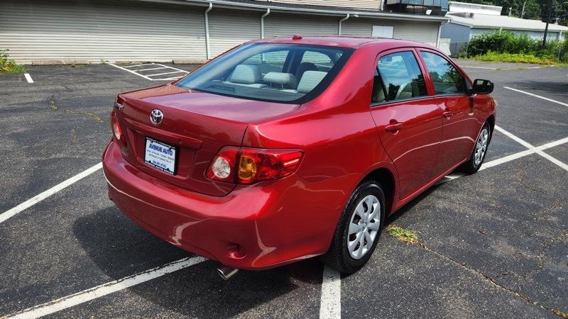 Toyota Corolla Base 5-Speed MT 2010