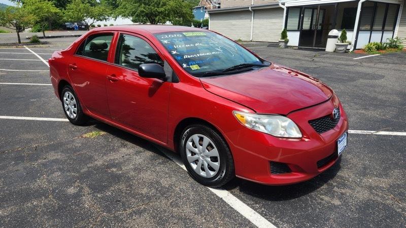 Toyota Corolla Base 5-Speed MT 2010
