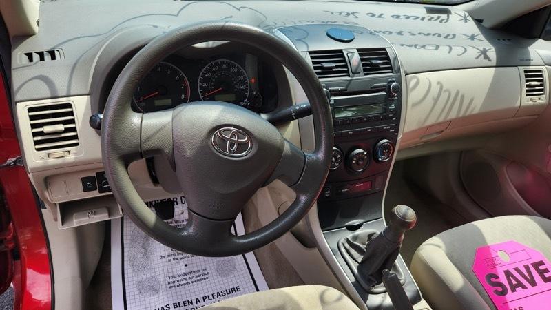 Toyota Corolla Base 5-Speed MT 2010