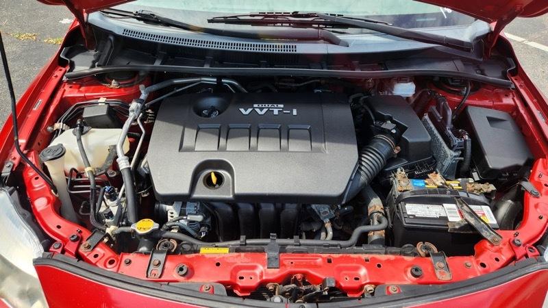 Toyota Corolla Base 5-Speed MT 2010