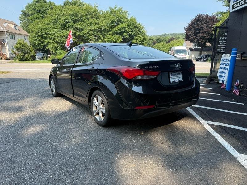 Hyundai Elantra SE 6AT 2016
