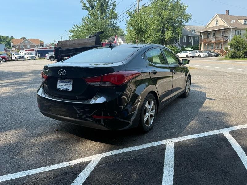 Hyundai Elantra SE 6AT 2016