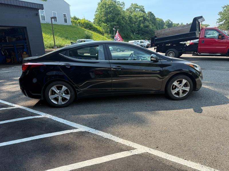 Hyundai Elantra SE 6AT 2016