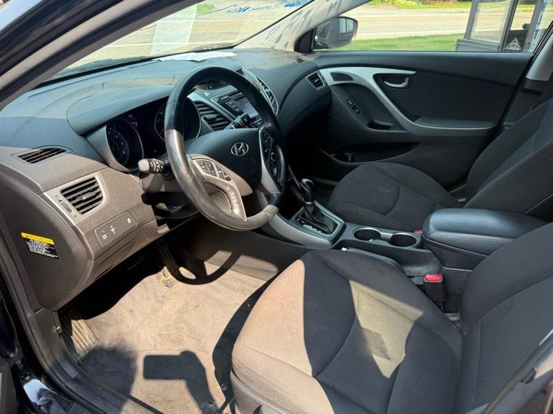 Hyundai Elantra SE 6AT 2016
