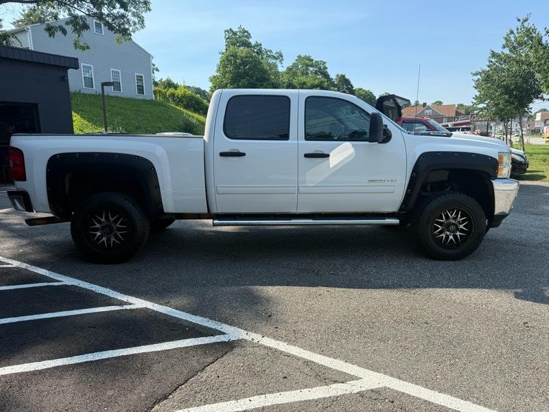 Chevrolet Silverado 2500HD LT Crew Cab 4WD 2011