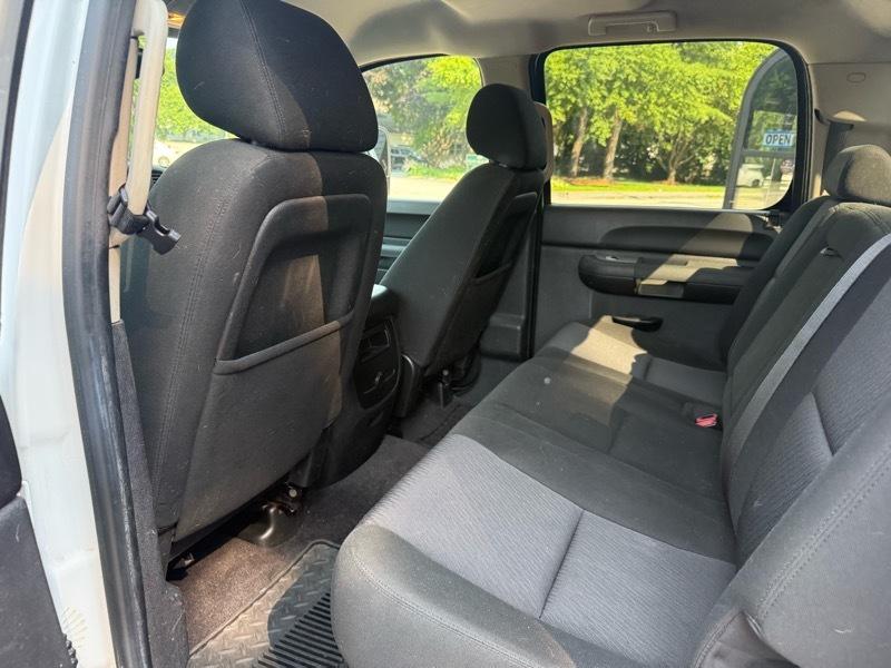 Chevrolet Silverado 2500HD LT Crew Cab 4WD 2011
