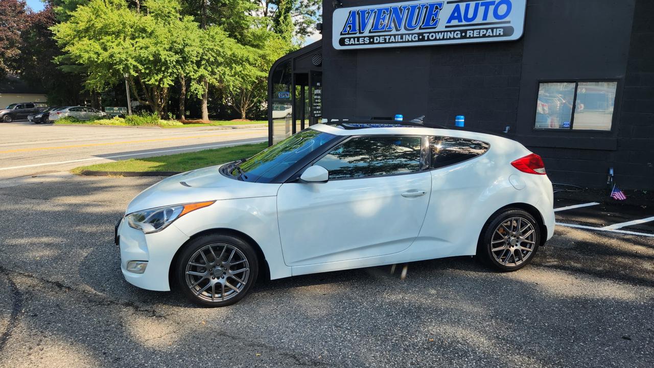 Hyundai Veloster Base 2013