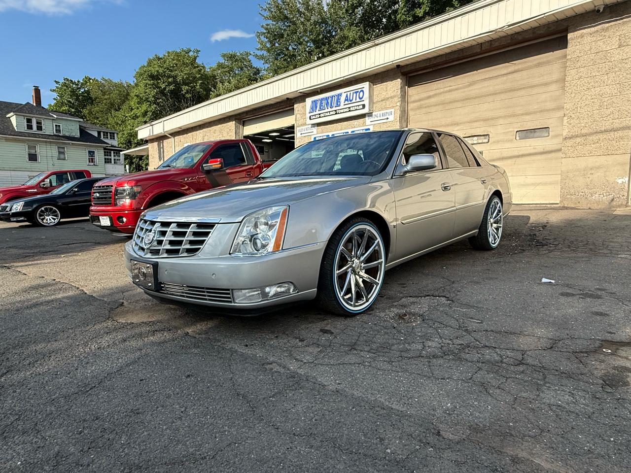 Cadillac DTS Sedan 2007