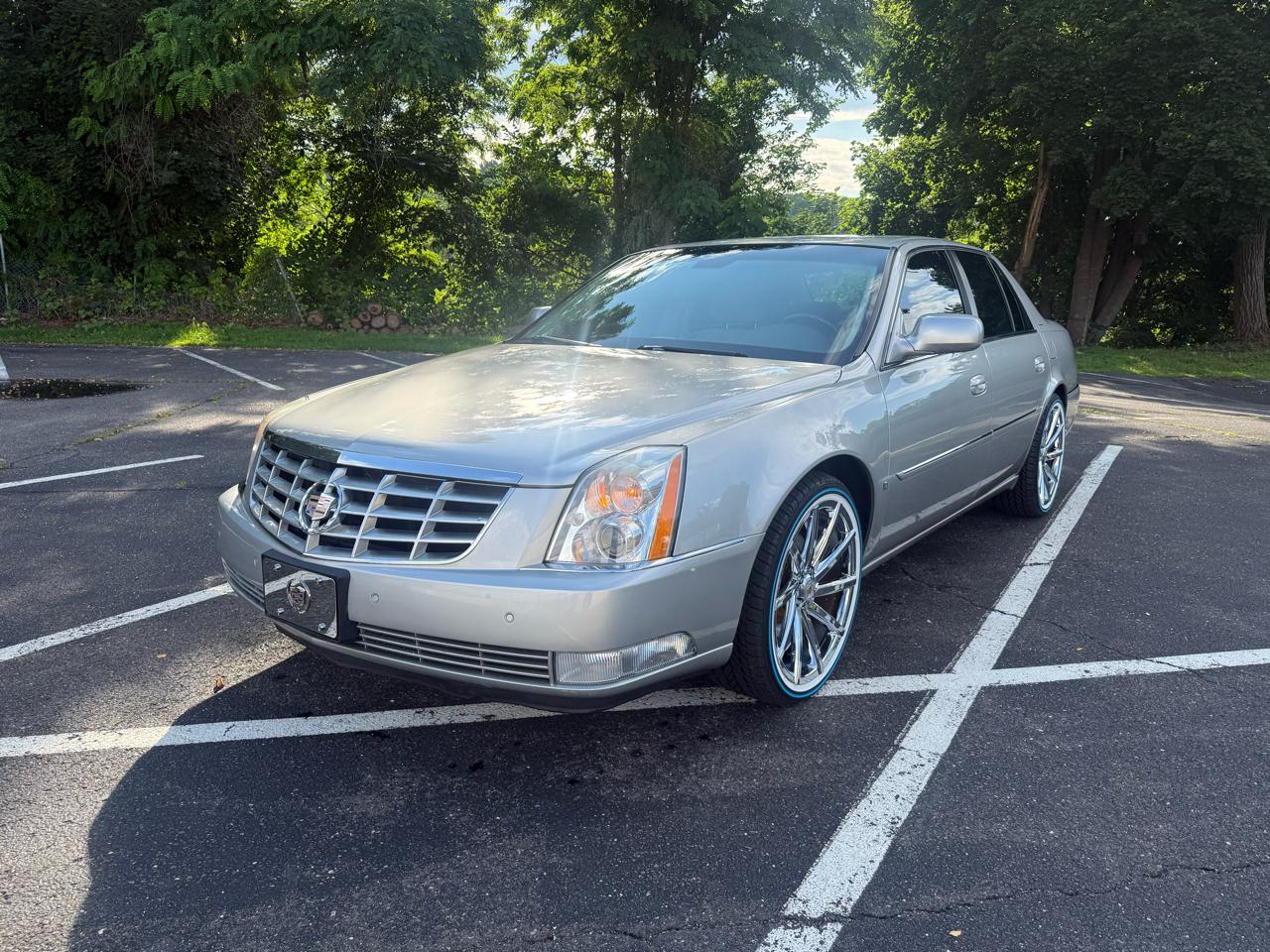 Cadillac DTS Sedan 2007