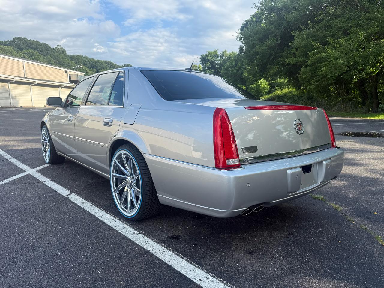 Cadillac DTS Sedan 2007