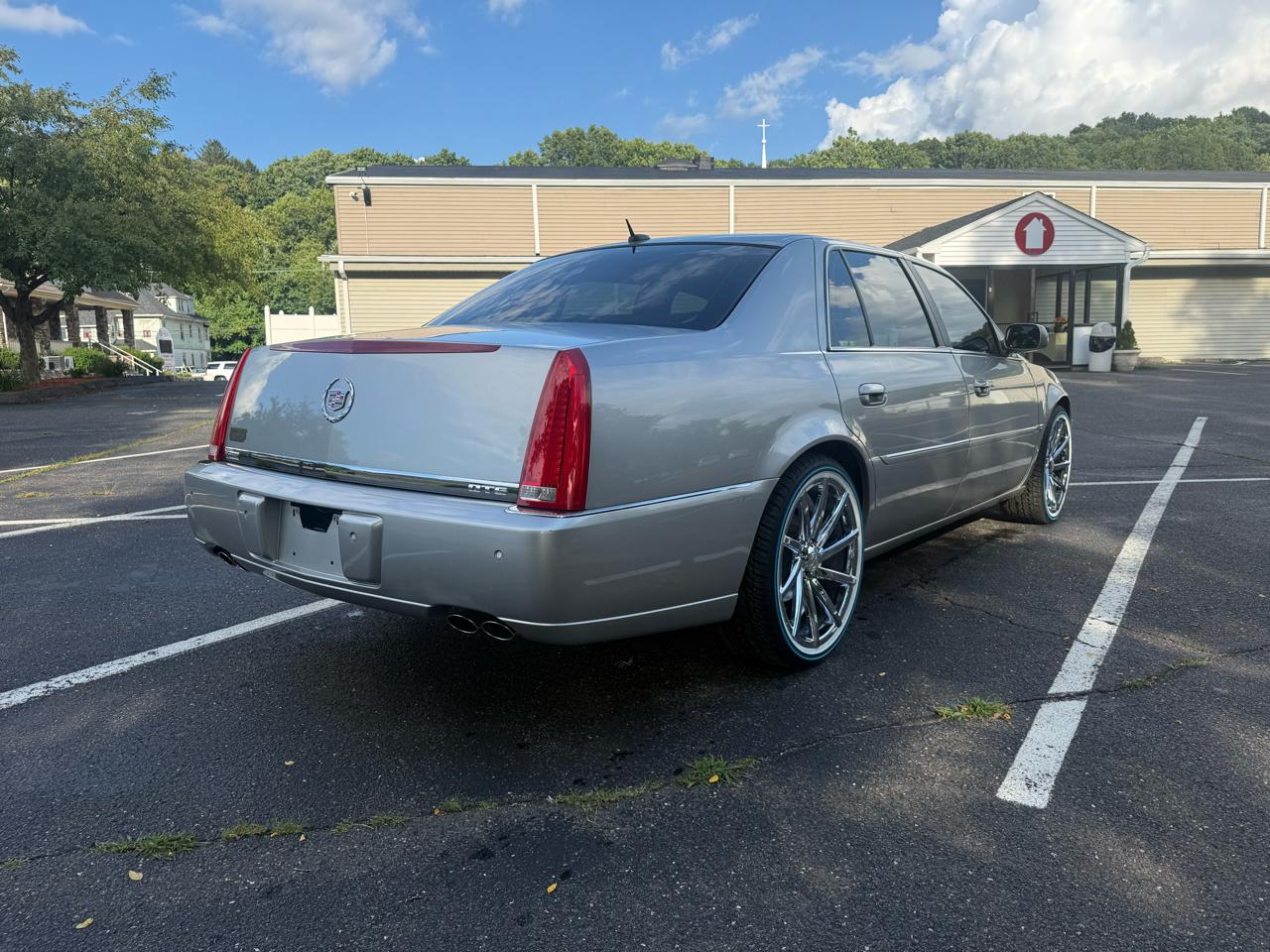 Cadillac DTS Sedan 2007