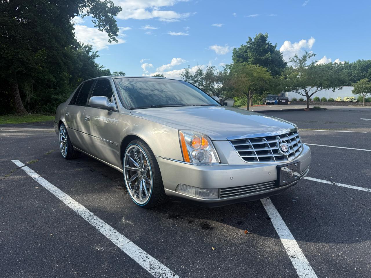 Cadillac DTS Sedan 2007