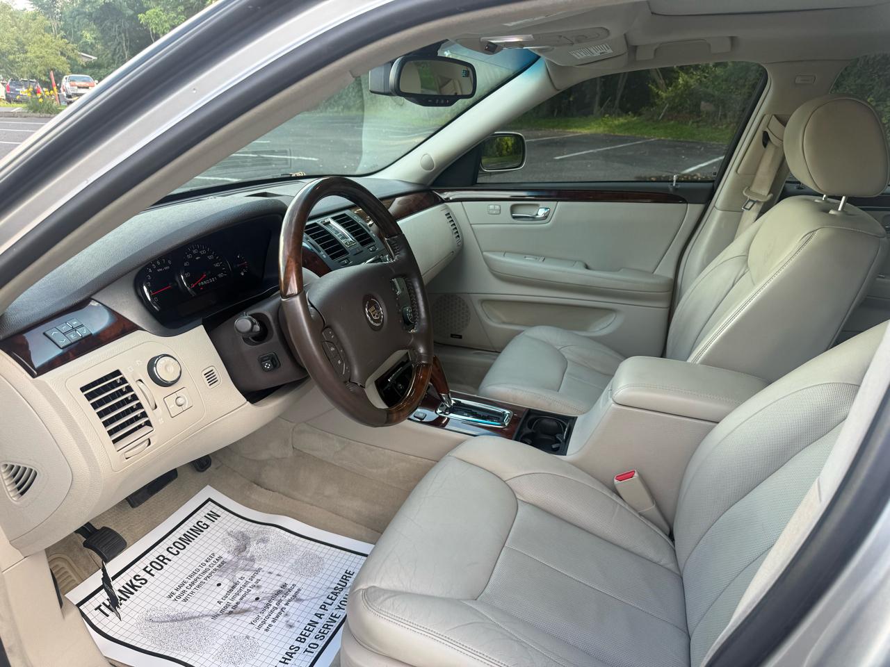 Cadillac DTS Sedan 2007