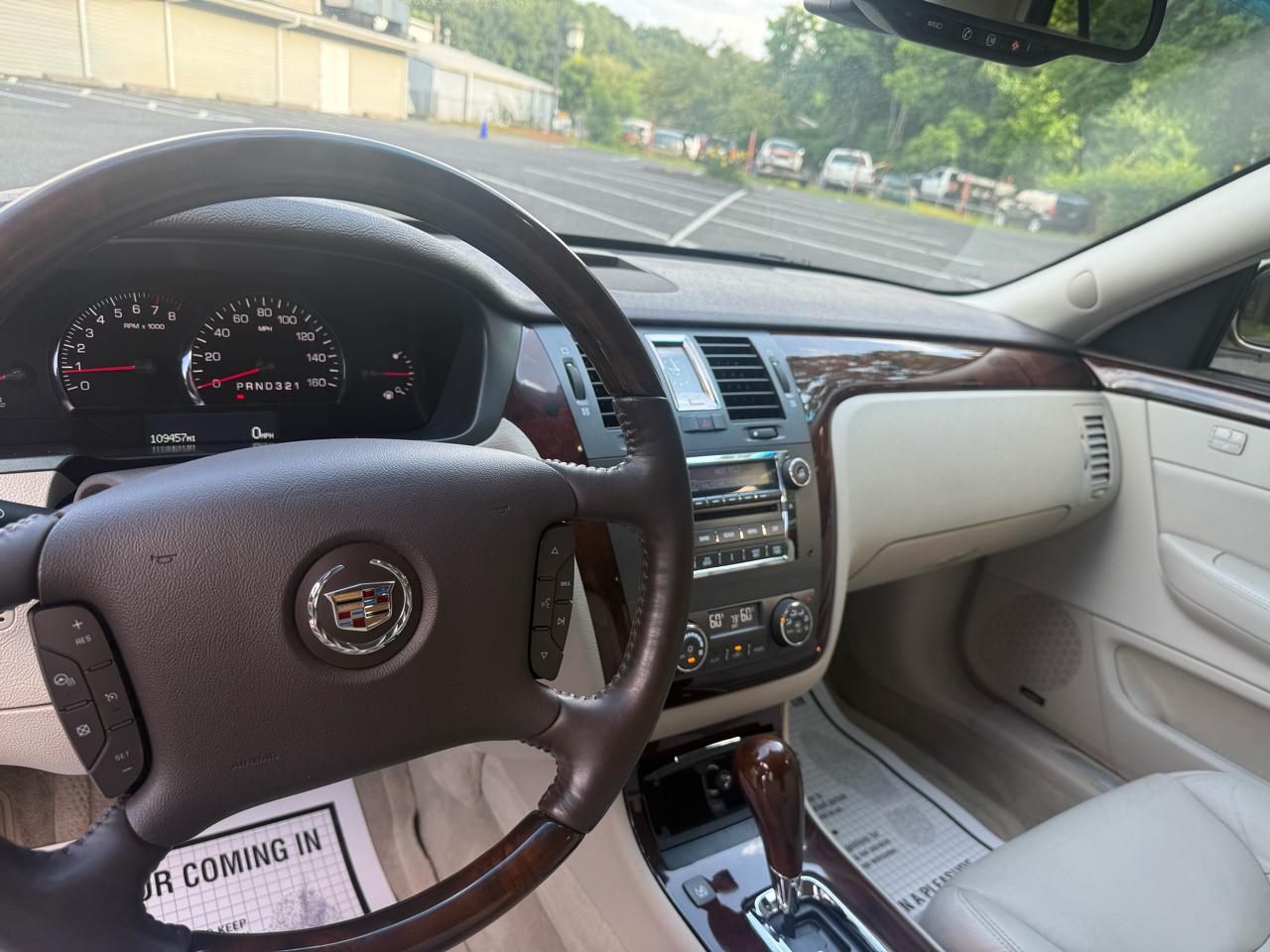 Cadillac DTS Sedan 2007