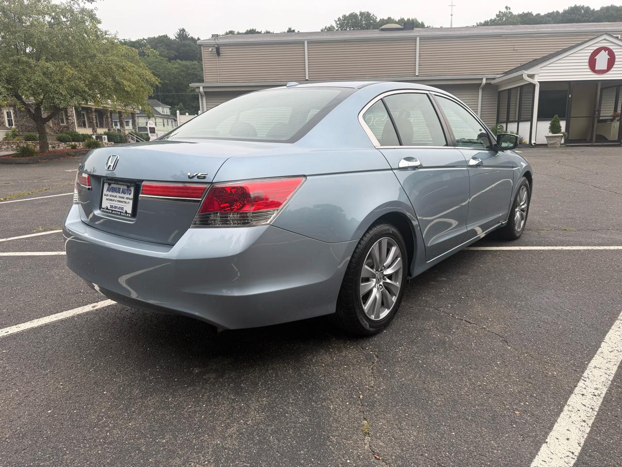Honda Accord EX-L V-6 Sedan AT 2011