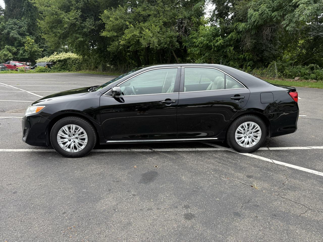 Toyota Camry 4dr Sdn LE Auto 2013