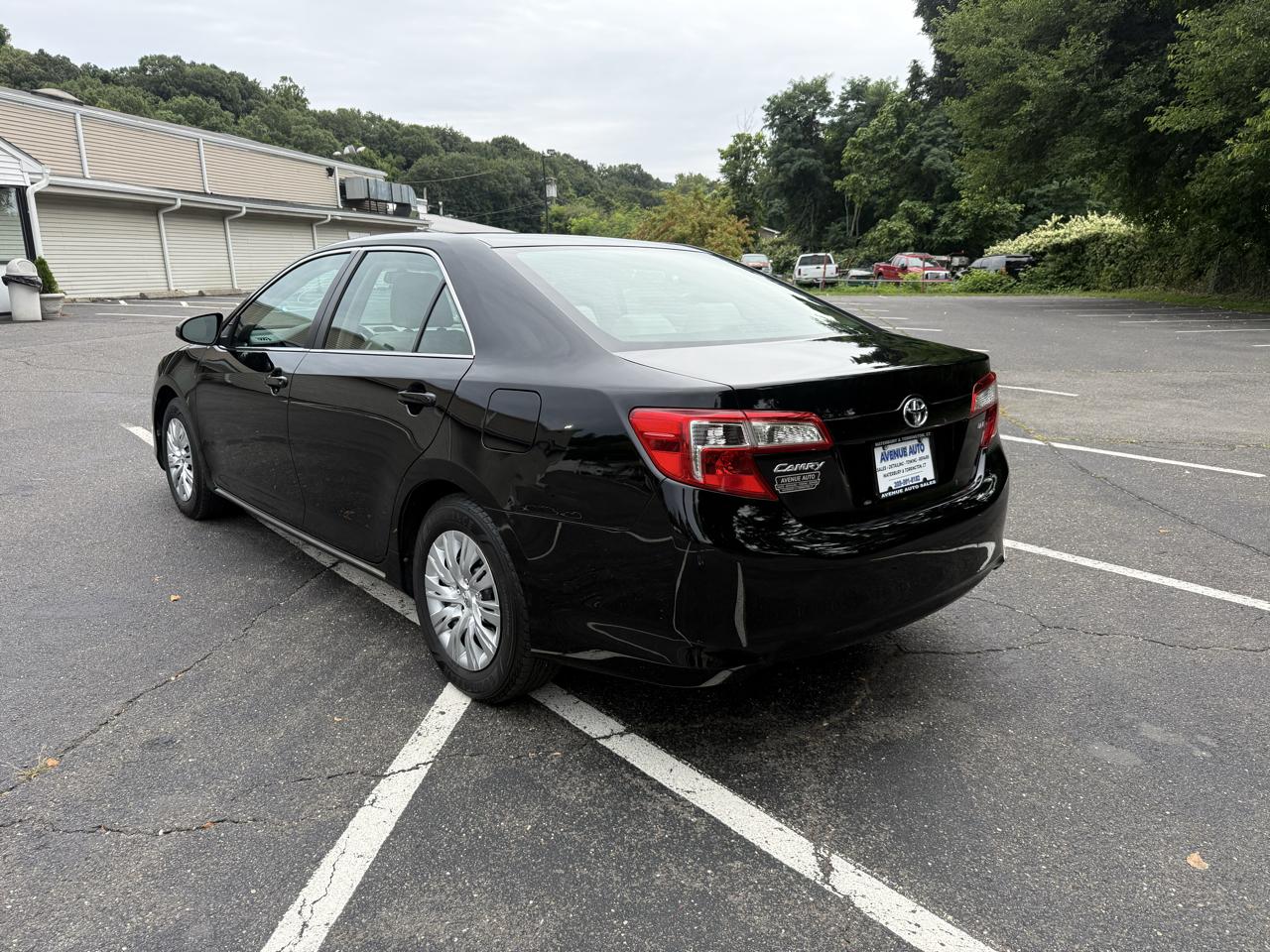 Toyota Camry 4dr Sdn LE Auto 2013