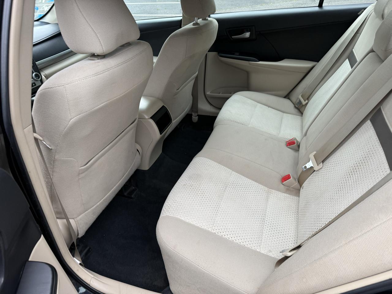 Toyota Camry 4dr Sdn LE Auto 2013