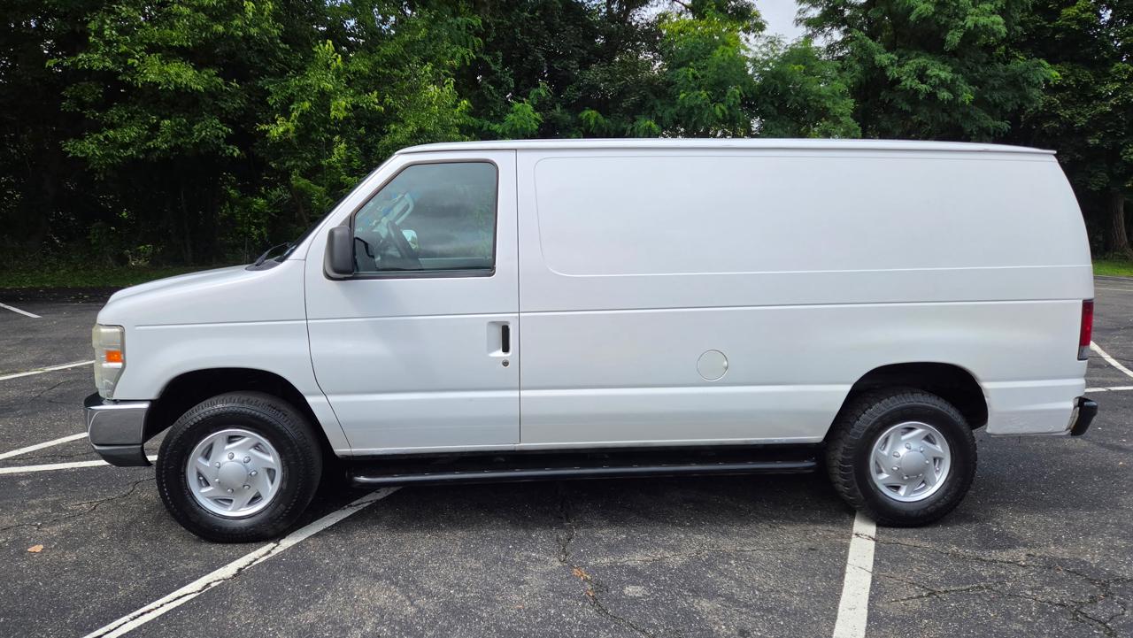 Ford Econoline E-250 2010