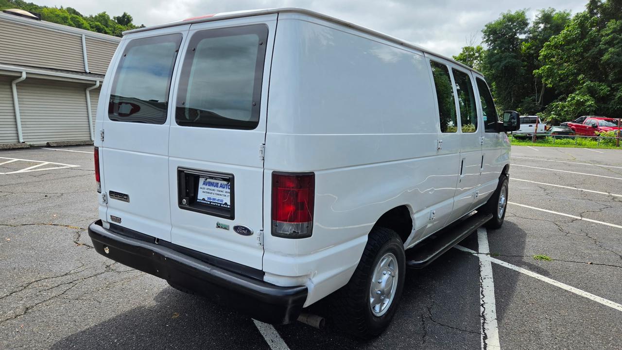 Ford Econoline E-250 2010