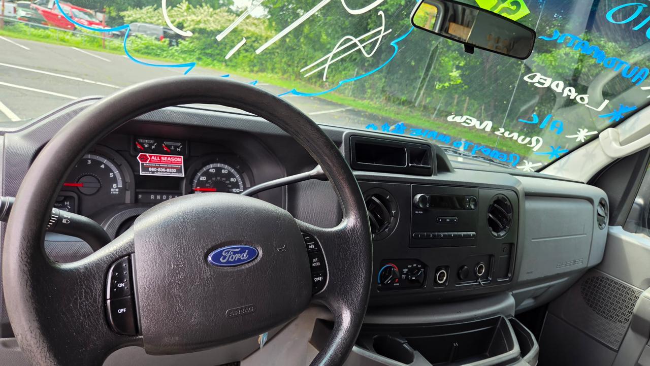 Ford Econoline E-250 2010