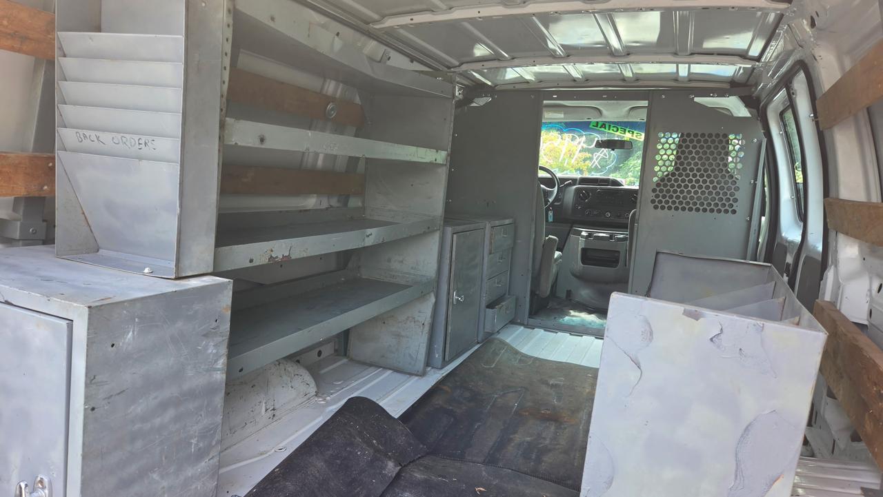 Ford Econoline E-250 2010