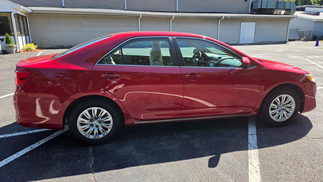 Toyota Camry 4dr Sdn LE Auto 2012