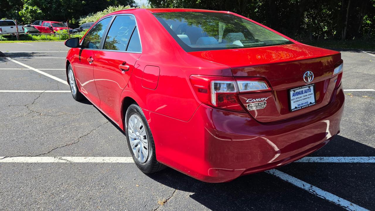 Toyota Camry 4dr Sdn LE Auto 2012