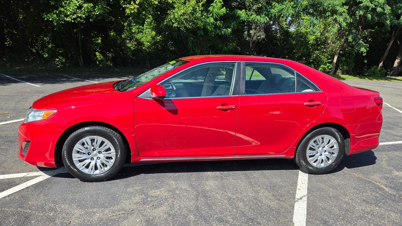Toyota Camry 4dr Sdn LE Auto 2012