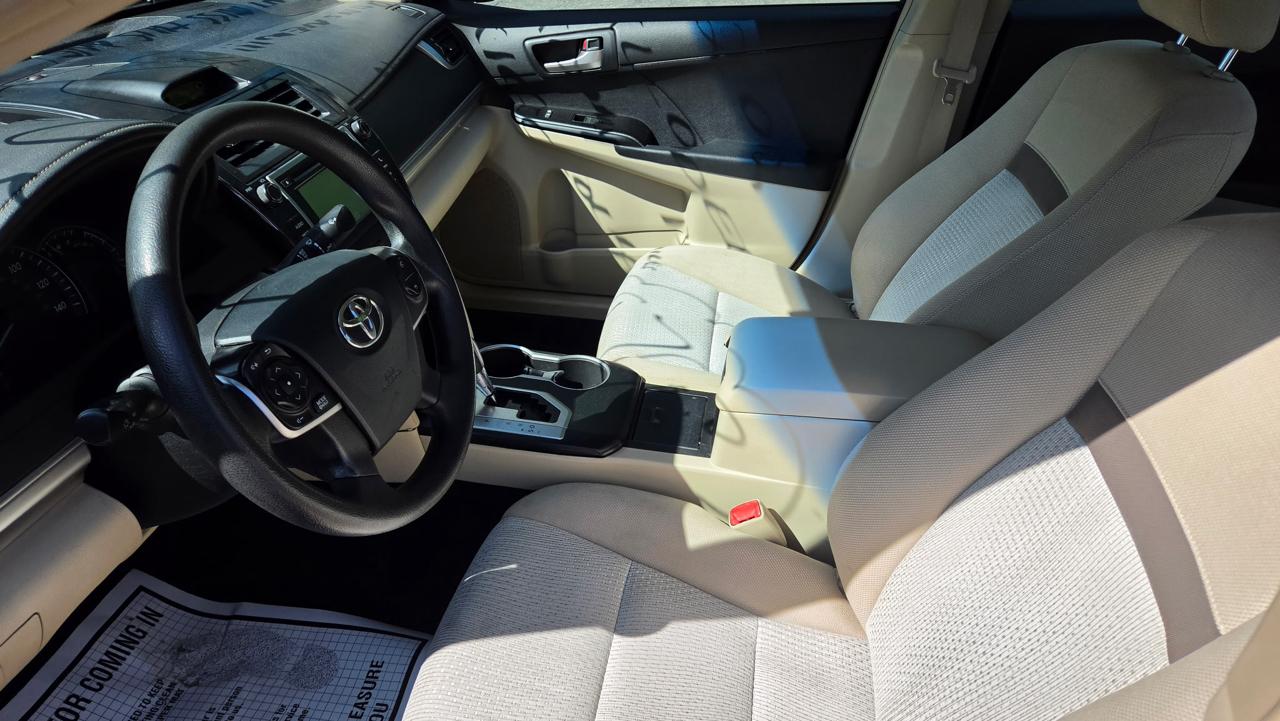 Toyota Camry 4dr Sdn LE Auto 2012