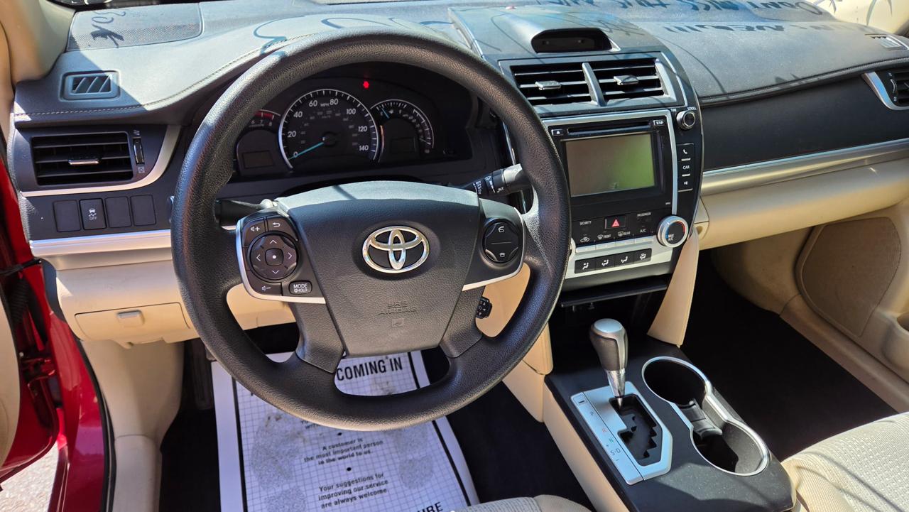 Toyota Camry 4dr Sdn LE Auto 2012