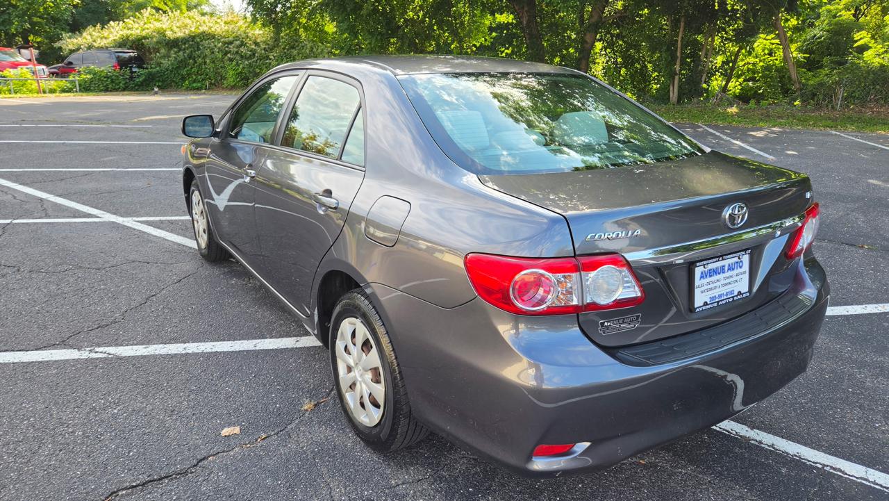 Toyota Corolla 4dr Sedan LE Auto 2011