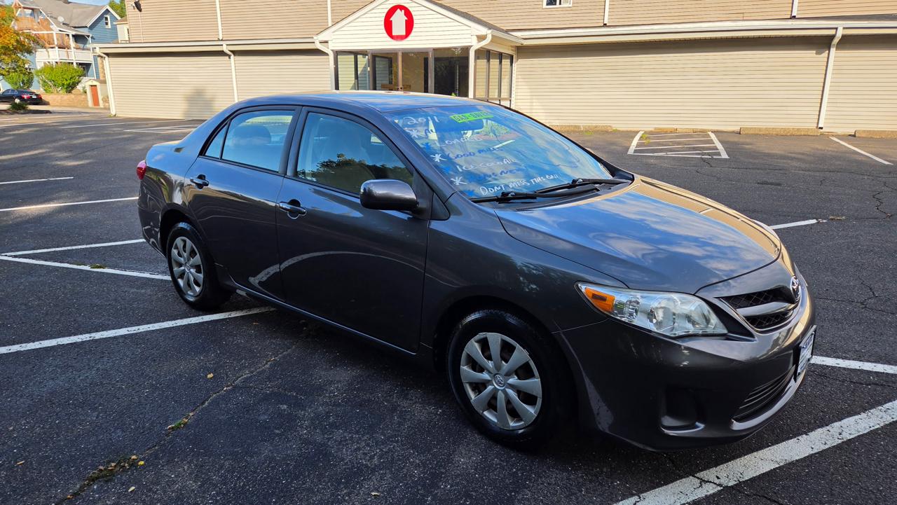 Toyota Corolla 4dr Sedan LE Auto 2011