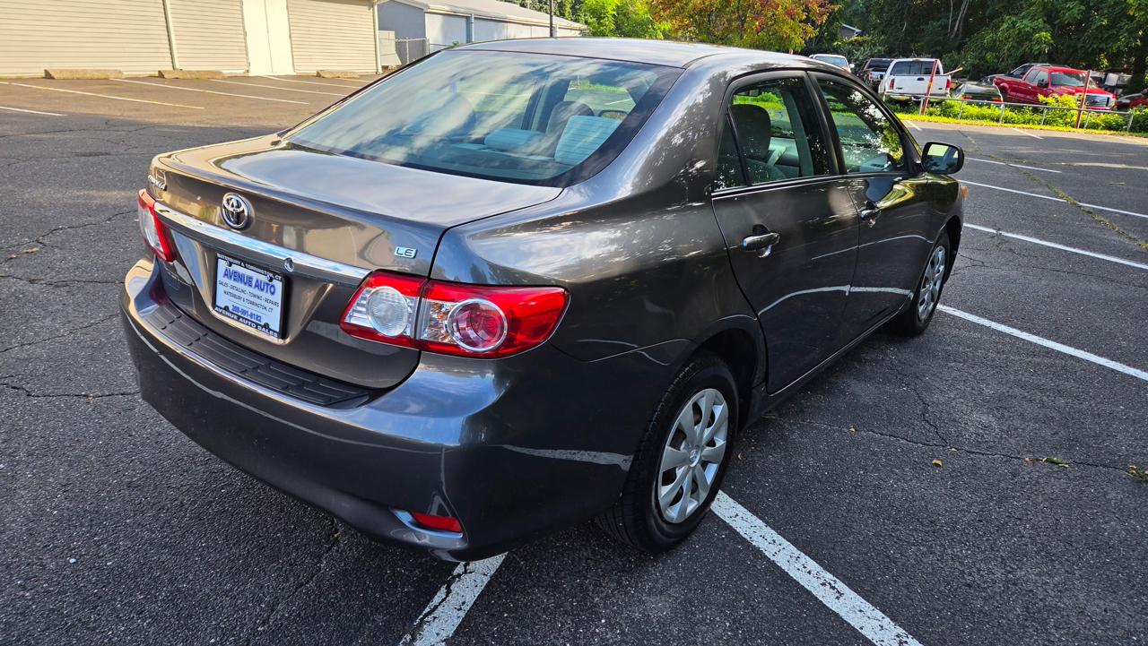 Toyota Corolla 4dr Sedan LE Auto 2011