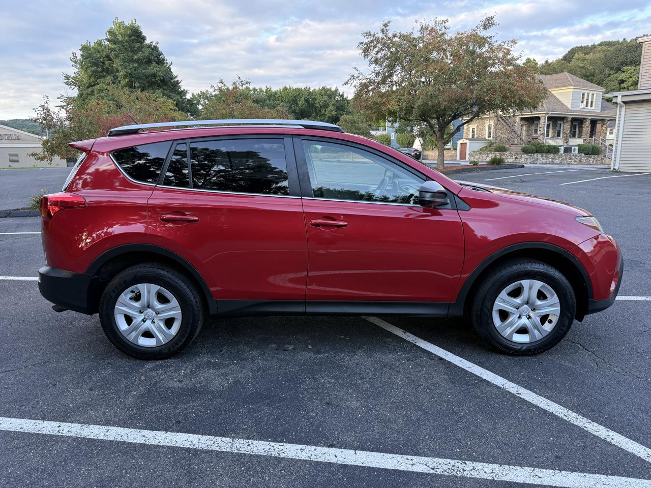 Toyota RAV4 LE AWD 2014
