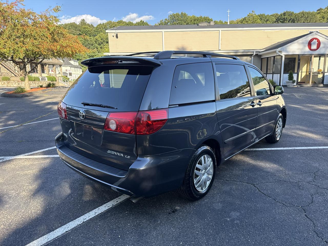Toyota Sienna CE FWD 7-Passenger 2007