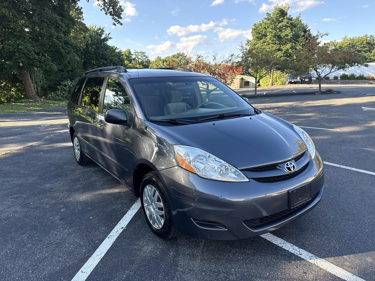 Toyota Sienna CE FWD 7-Passenger 2007