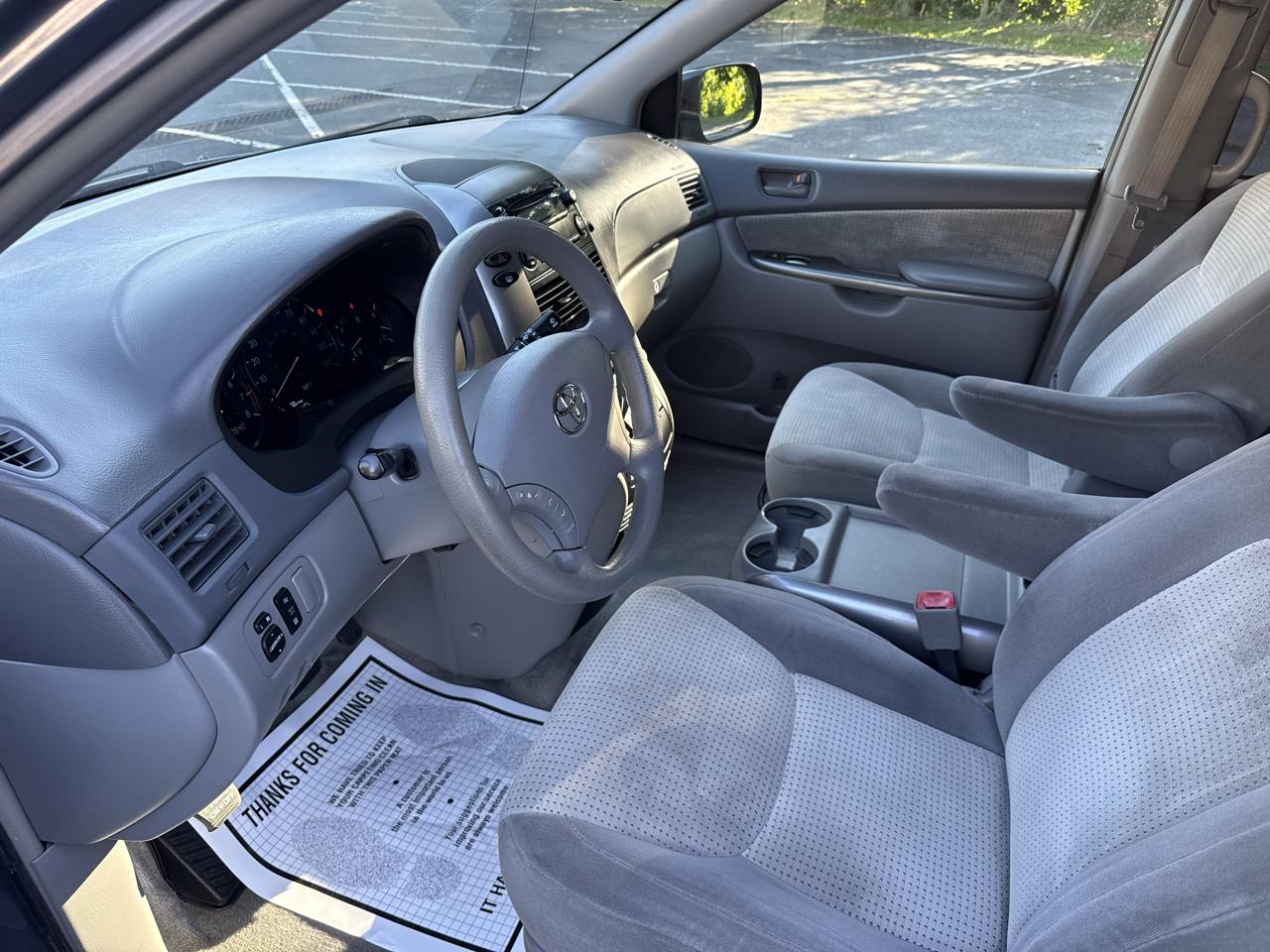 Toyota Sienna CE FWD 7-Passenger 2007