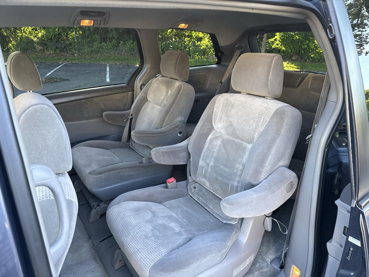 Toyota Sienna CE FWD 7-Passenger 2007