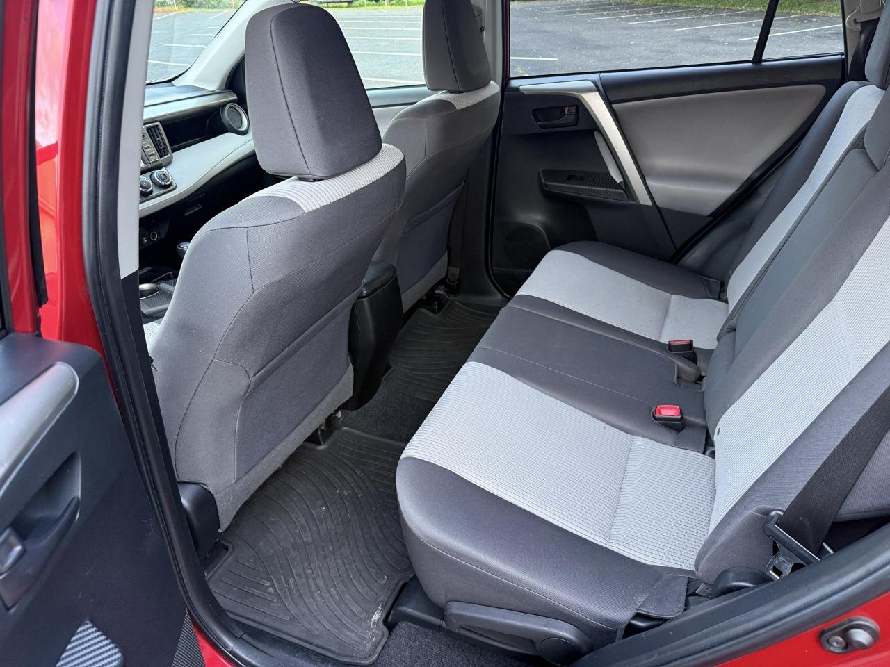 Toyota RAV4 LE AWD 2014