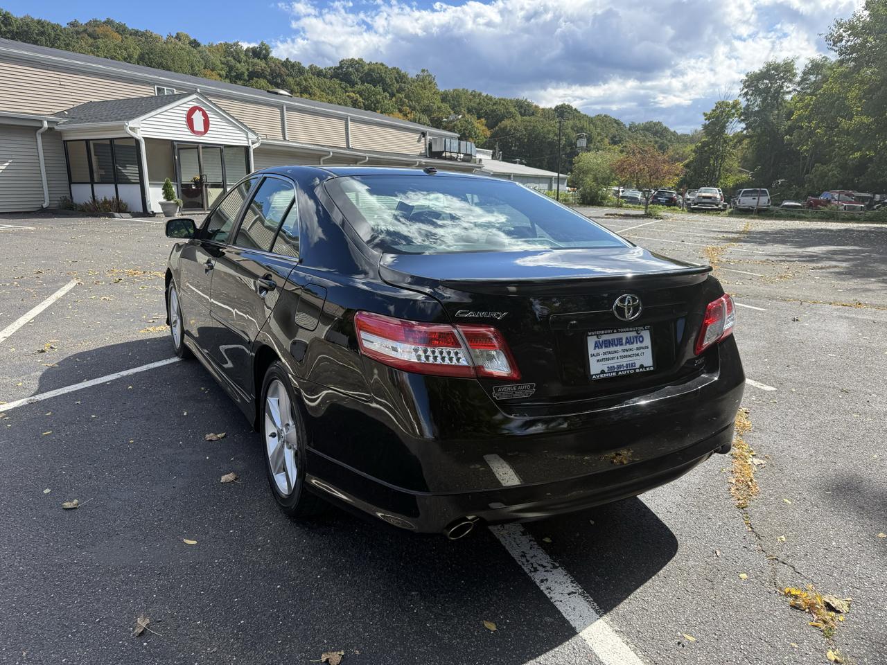 Toyota Camry LE V6 6-Spd AT 2010