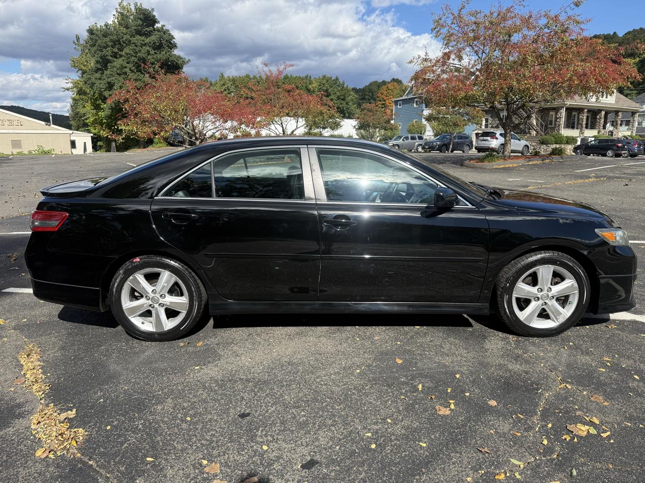 Toyota Camry LE V6 6-Spd AT 2010