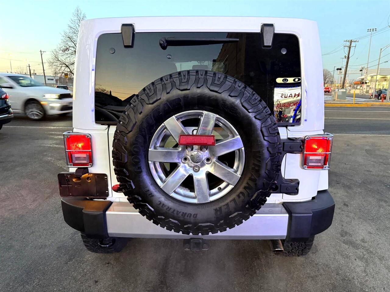 Jeep Wrangler Unlimited Sahara 4WD 2017